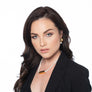 Bella single strand pearl necklace with gold pendant