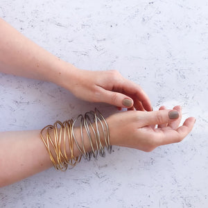 Modern gold wire bracelet