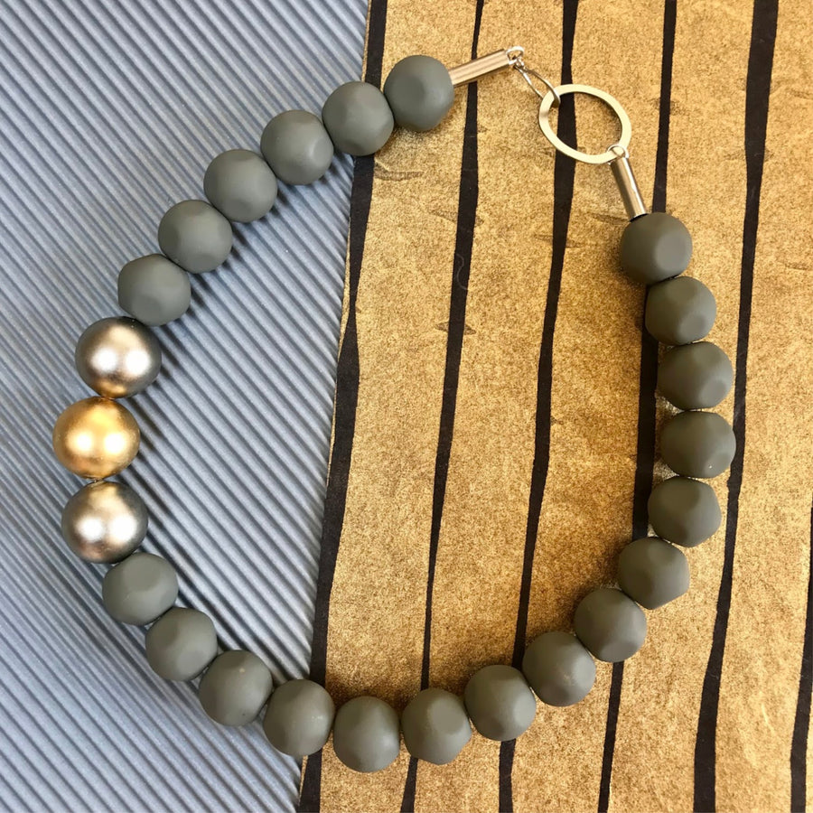 Laura - Asymmetric bead collar necklace