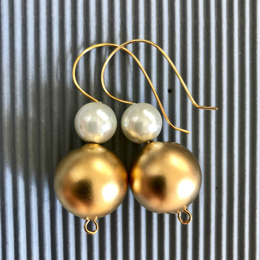 Gabriella Classic white & gold ball earrings